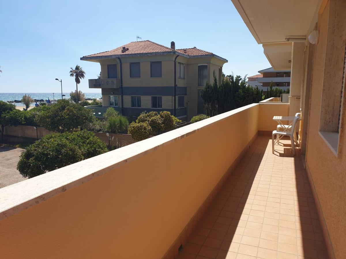 My Beachouse Montesilvano Marina Buitenkant foto